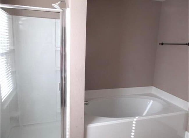 Building Photo - 1035 Grassy View Dr