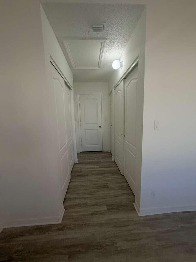 Building Photo - 21300 NE 8th Ct