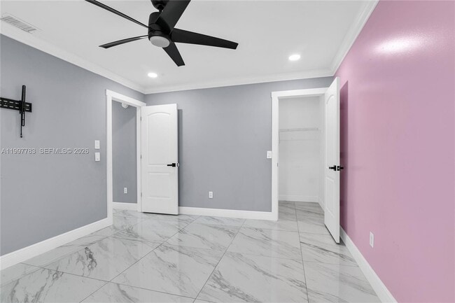 Building Photo - 702 NW Orchid St