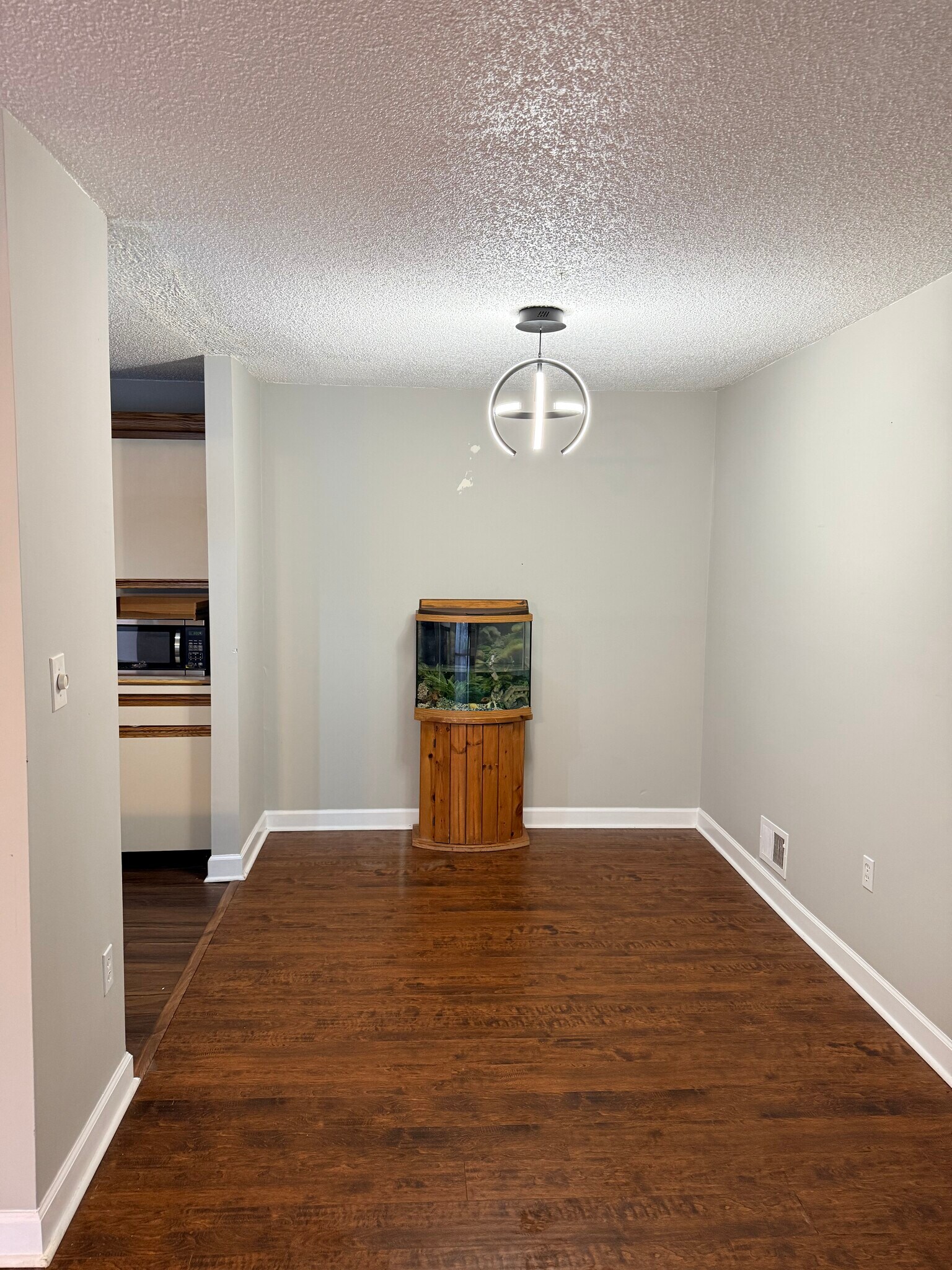 Building Photo - 32 Holly Ct