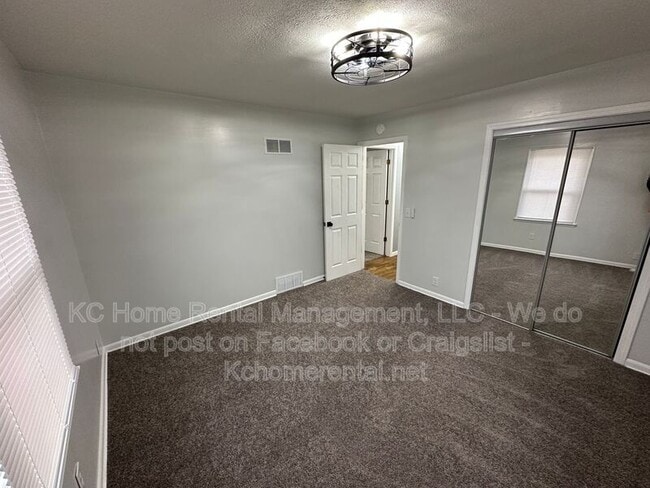 Building Photo - 5016 Norwood Ave