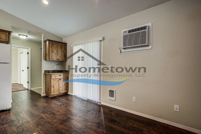 Building Photo - Beautiful 1 Bed 1 Bath Cottage Centrally L...