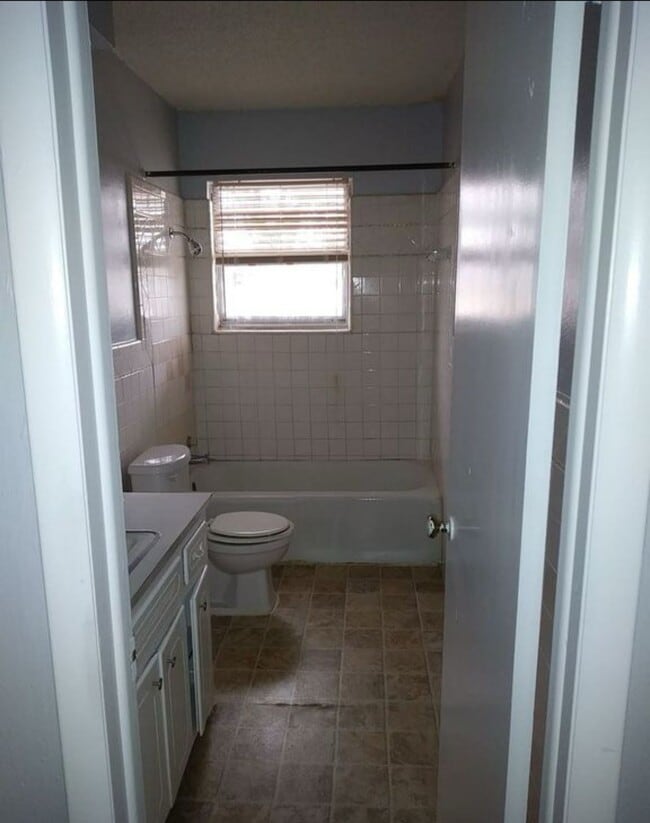 Building Photo - 815 NW 58th St