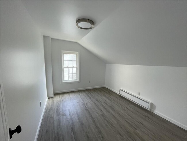 Building Photo - 19 Broadhead St