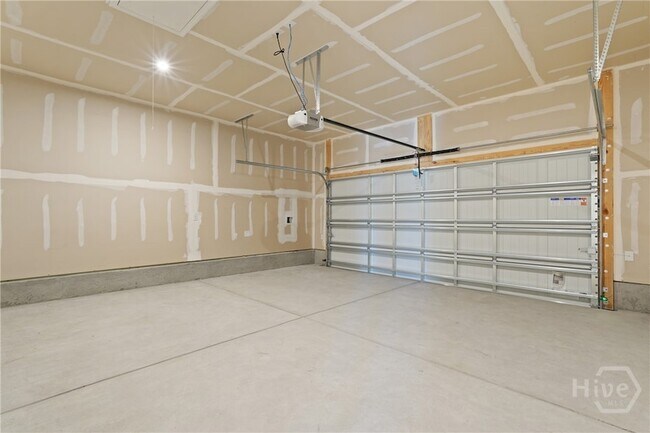 Building Photo - 251 Shade Tree Dr