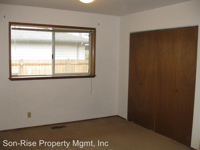 Building Photo - 2 br, 1.5 bath House - 2225 Texas Street