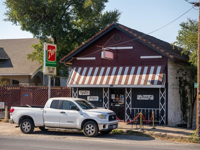 Building Photo - 603 Upson St