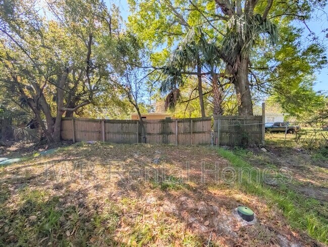 Building Photo - 1442 E 27th St