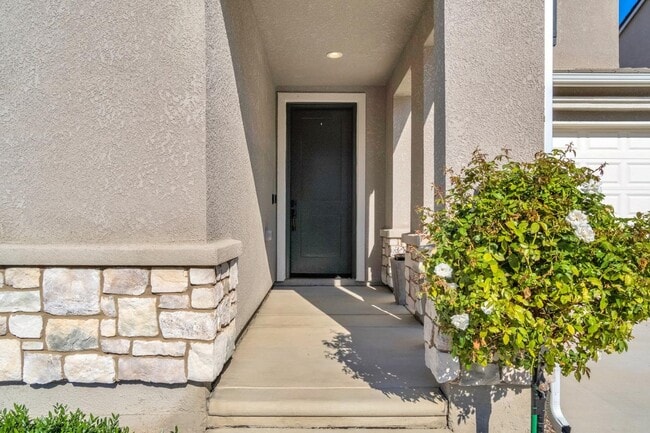 Building Photo - 4415 Horizon Dr