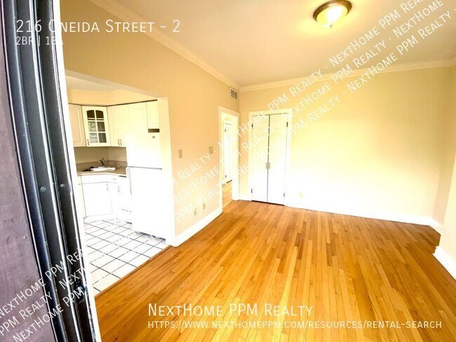 Building Photo - 216 Oneida St