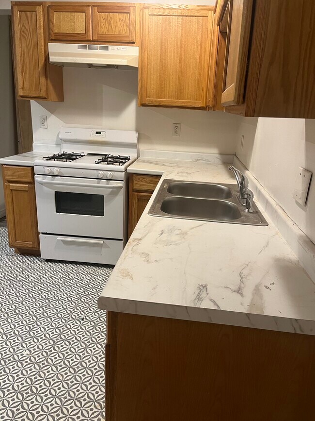 Building Photo - W. Ostrander Ave