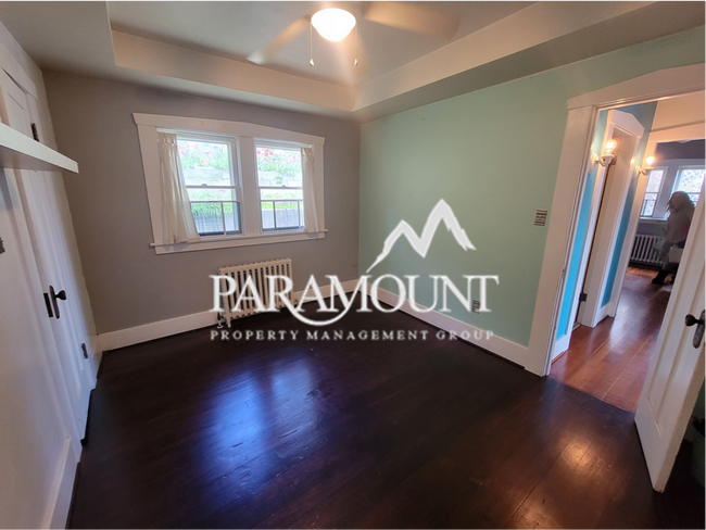 Building Photo - 2 Bedroom with a Water View!