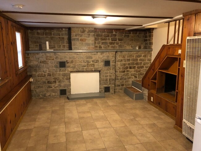 Building Photo - 753 1/2 Sullivant Ave.