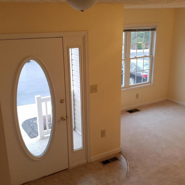 Building Photo - 78 Pinnacle Ln