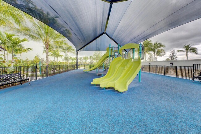 Building Photo - 9341 Crestview Cir