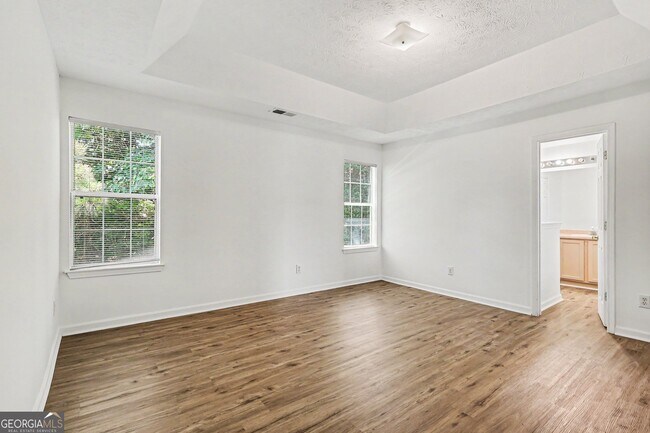 Building Photo - 2233 Glen Briar Way