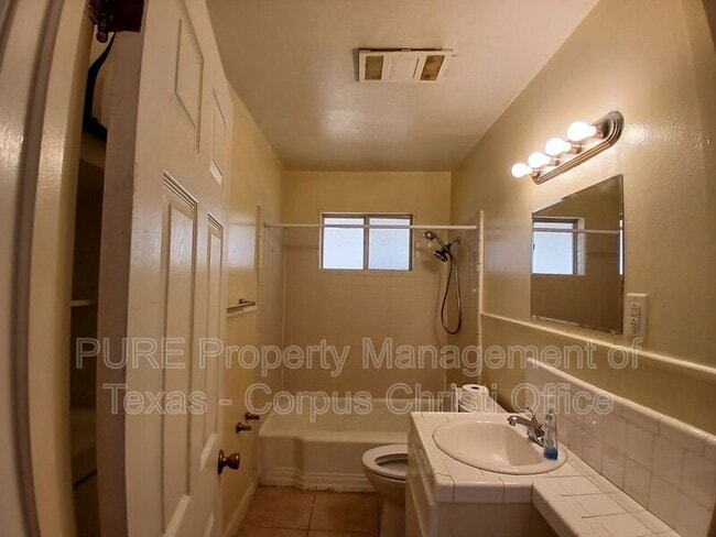 Building Photo - 4906 Kasper St