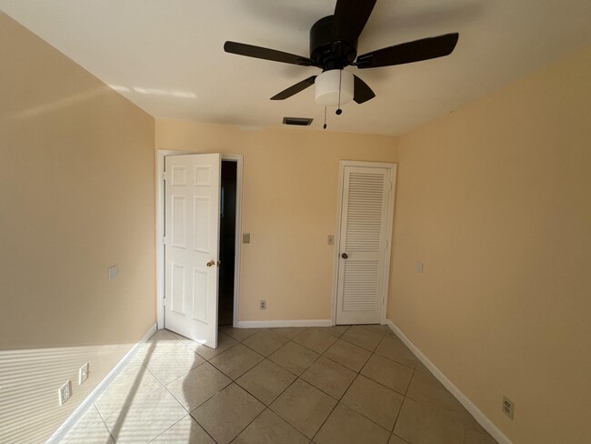 Building Photo - 1581 Woodbridge Lakes Cir