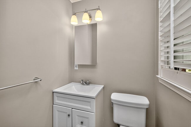 Building Photo - 433 Potomac Dr