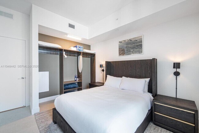 Building Photo - 159 NE 6th St