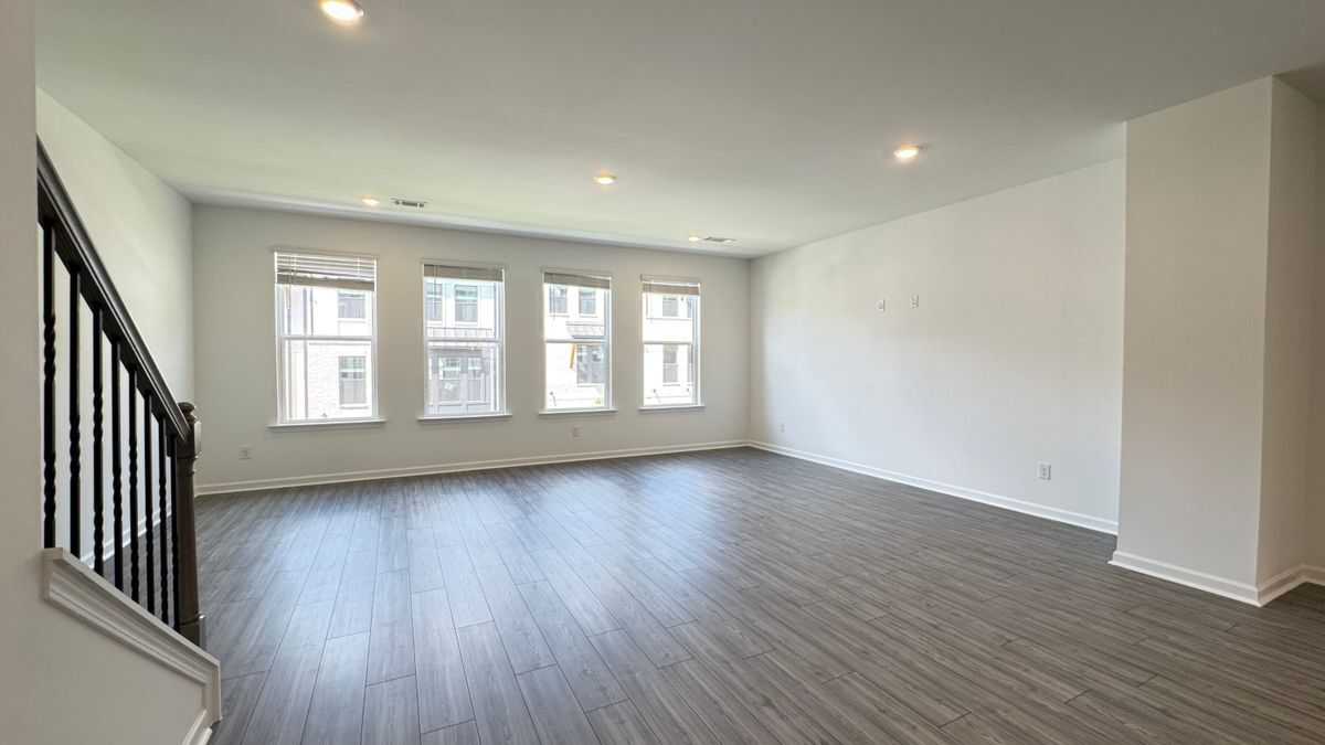 Building Photo - 104 Holt Ln
