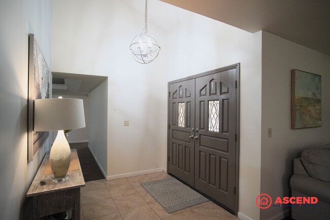 Building Photo - FULLY FURNISHED, Beautiful Home Located In Rosedale Area!