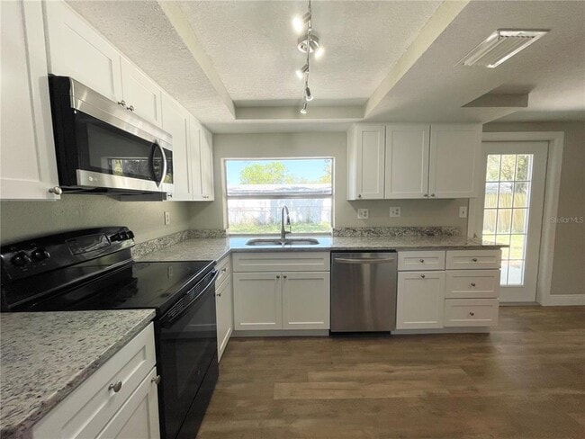 Building Photo - 7553 Cumber Dr