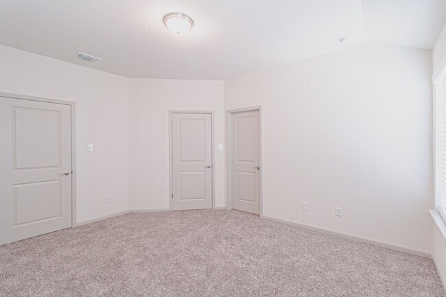 Building Photo - 7411 Gramercy Way