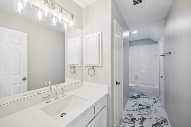 Building Photo - 4911 Tallow Cove Dr