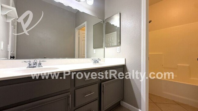 Building Photo - 9115 Honeysuckle Ave