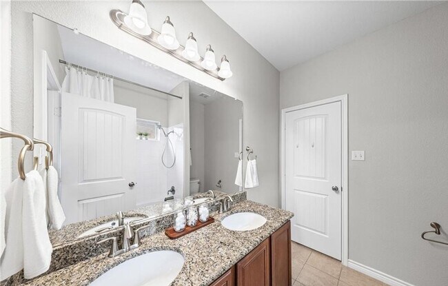 Building Photo - Beautiful 3 bedroom home located in Tuscany Meadows!