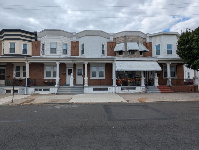 Building Photo - Charming updated 3 bedroom 1 bath Home in ...