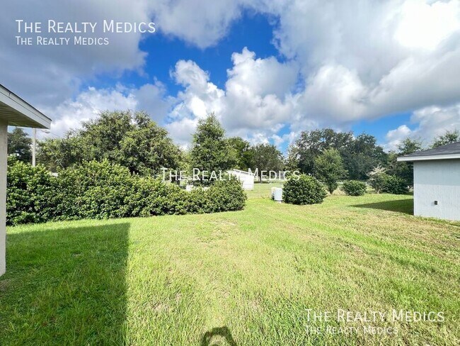 Building Photo - 8106 Juniper Rd