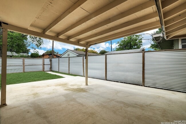 Building Photo - 358 Saratoga Dr