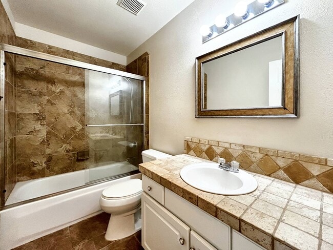 Building Photo - 236 Oxbow Dr