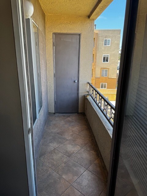 balcony - 3550 Lebon Dr