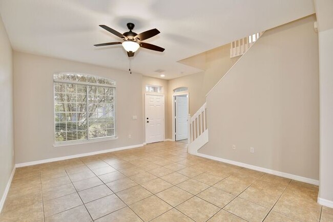 Building Photo - Charming 3/2.5 Spacious Townhome with a 2 ...