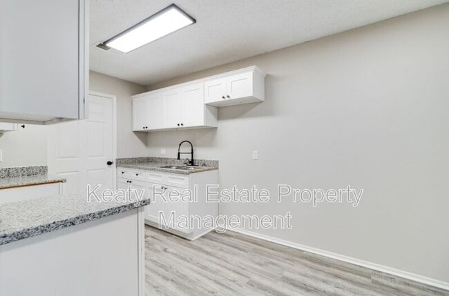 Building Photo - 107 Meudon St