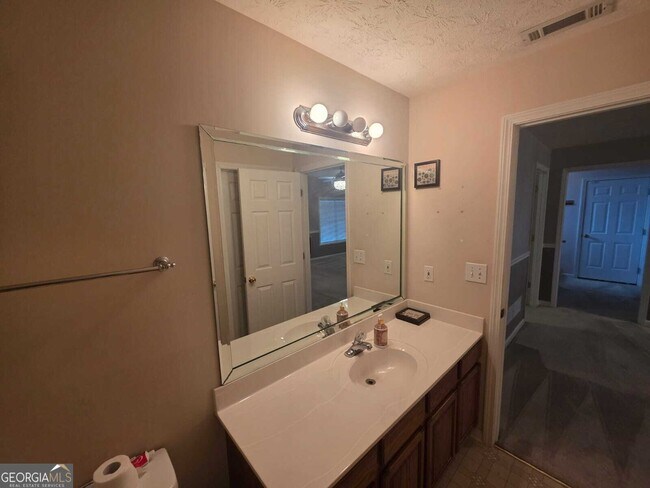 Building Photo - 323 Bald Eagle Way