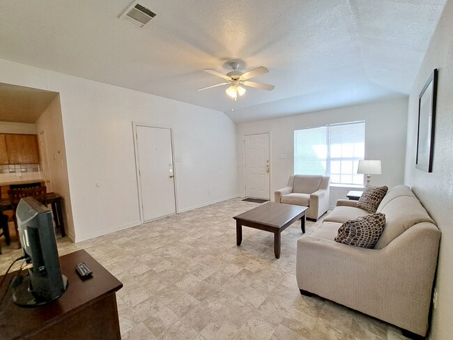 Living Room - 1625 Yuma Trl