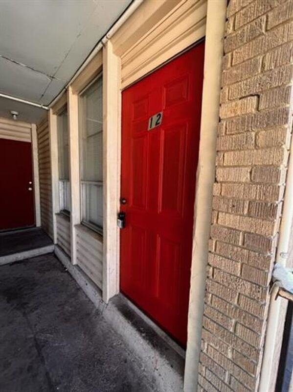Primary Photo - 151 N Belvedere Blvd