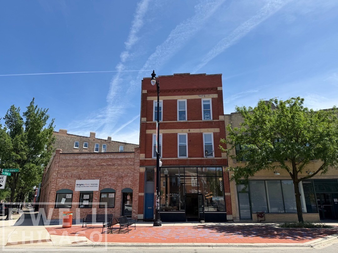 Building Photo - 1903 S Blue Island Ave