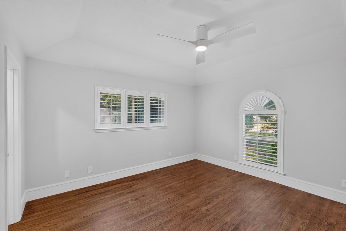 Building Photo - 6911 Gateridge Dr