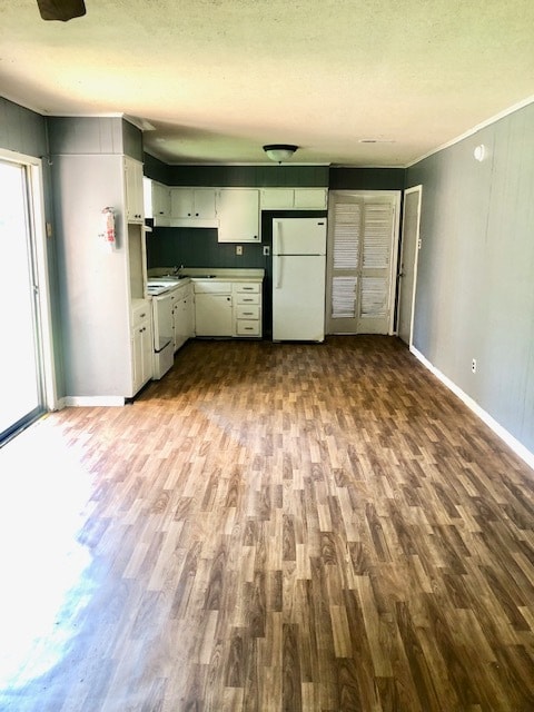 Building Photo - 2661 Green Tee Rd