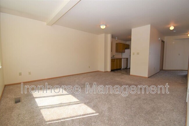 Building Photo - 2411 Wheeler Dr