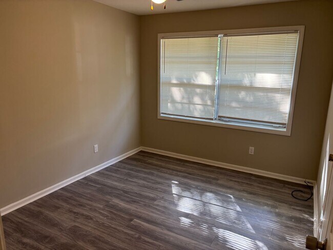 Building Photo - 1507 Celia Dr