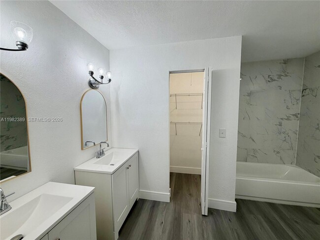 Building Photo - 7155 W 2nd Way