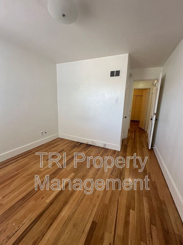 Building Photo - 2304 9th Ave