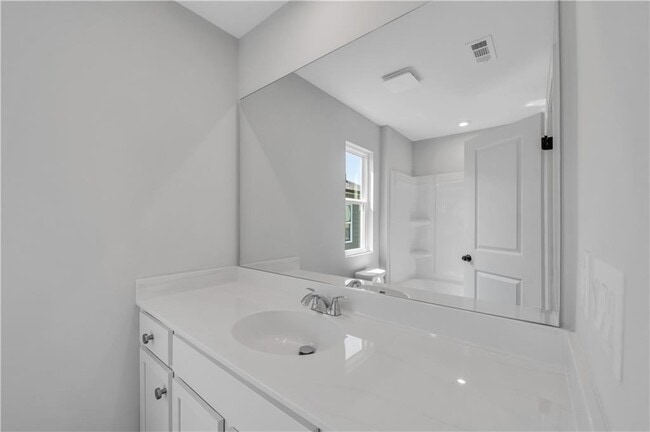 Building Photo - 865 York Aly