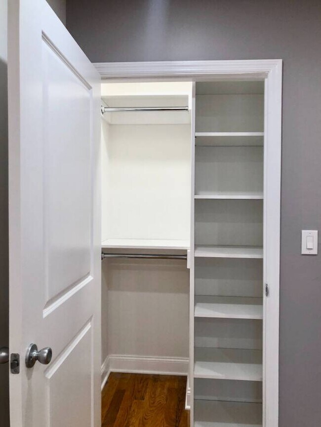 Primary Photo - 290 Cornelia St